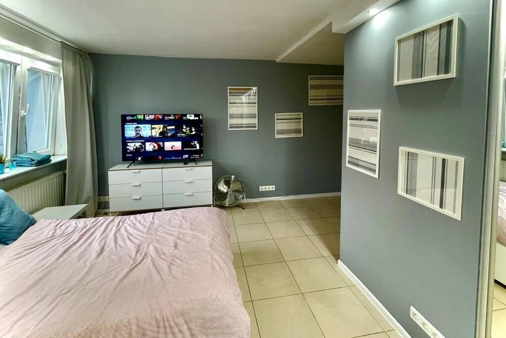 Gold 3 Metro X2 Wifi 300 Mbs 60'Tv Netflix Hbo Appletv+ Lejlighed Warszawa Eksteriør billede